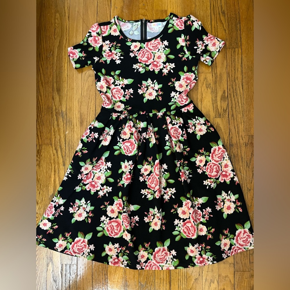 Donating 2/2/24- LULAROE AMELIA